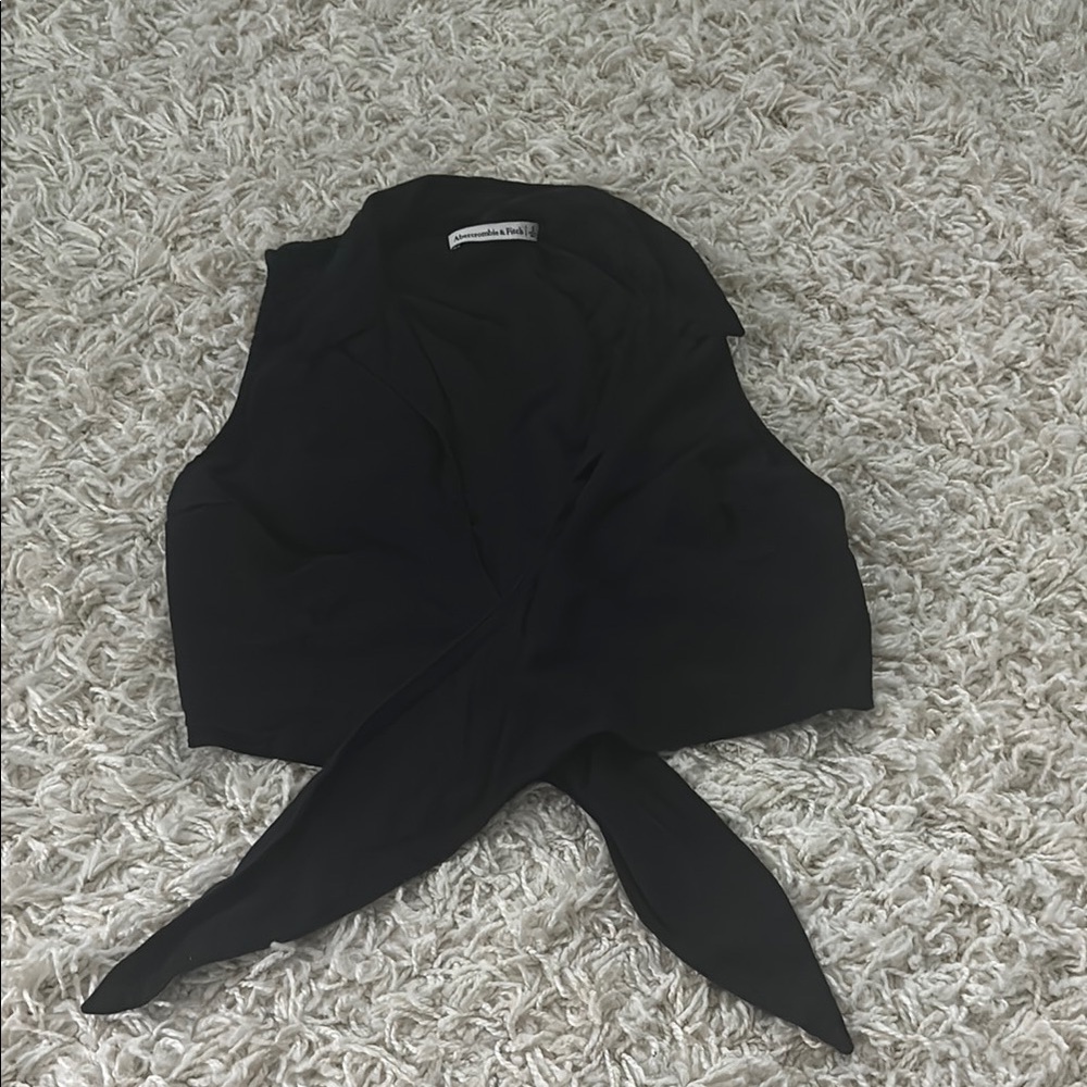 Abercrombie & Fitch Black Sleeveless Tie Front Crop Top